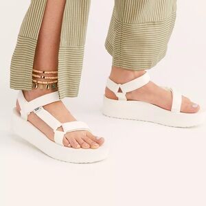 Teva Flatform Universal Platform Sandals White Size 9